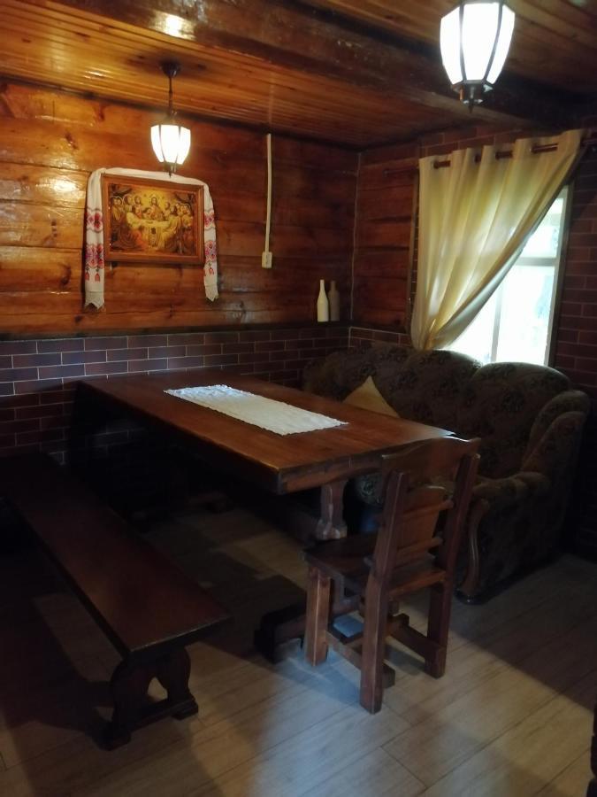 Usadba Kupalinka Hotel Ostrovo Buitenkant foto