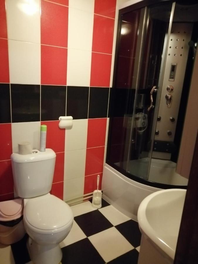 Usadba Kupalinka Hotel Ostrovo Buitenkant foto