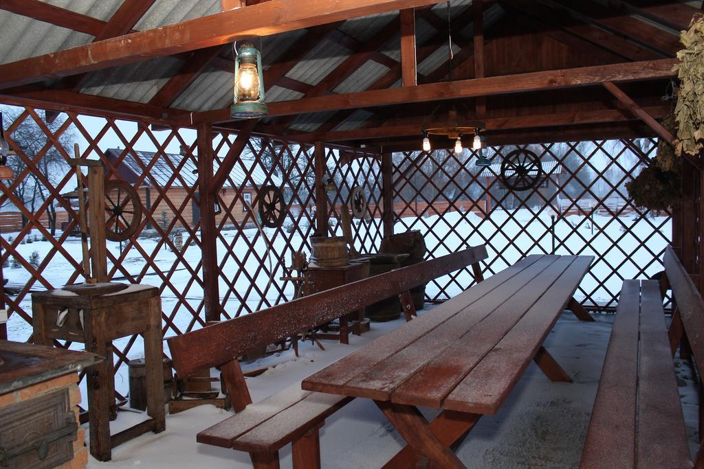 Usadba Kupalinka Hotel Ostrovo Buitenkant foto
