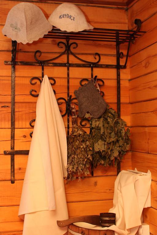 Usadba Kupalinka Hotel Ostrovo Buitenkant foto
