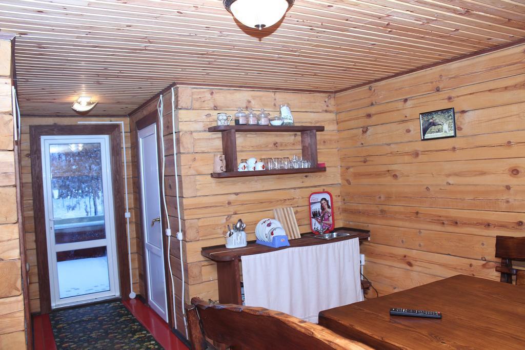 Usadba Kupalinka Hotel Ostrovo Buitenkant foto