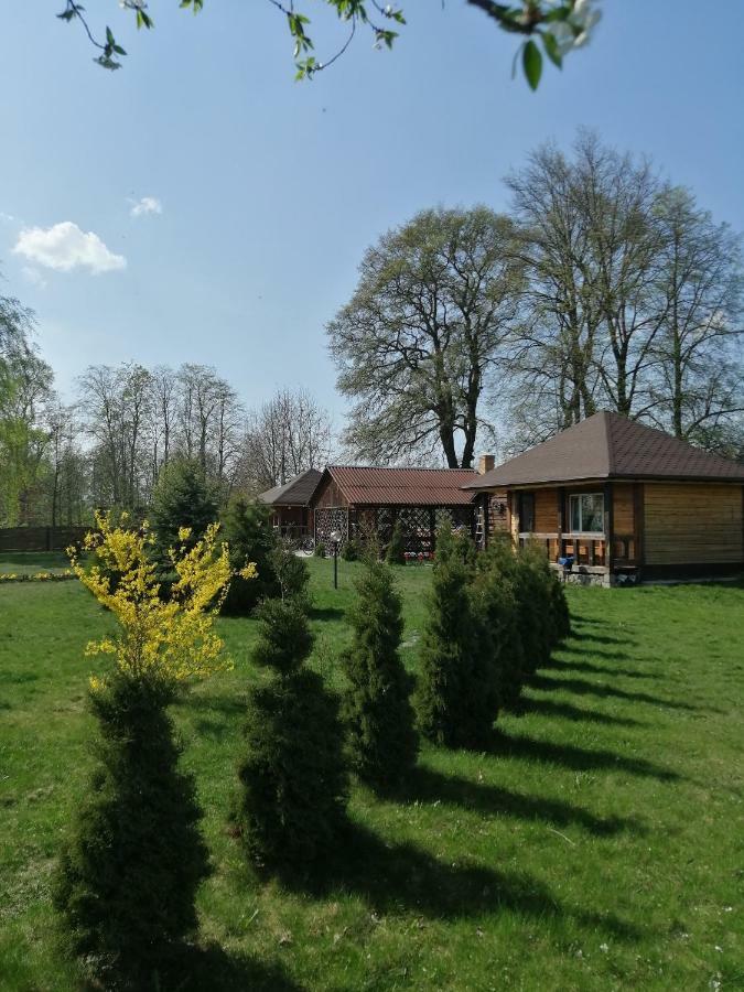 Usadba Kupalinka Hotel Ostrovo Buitenkant foto